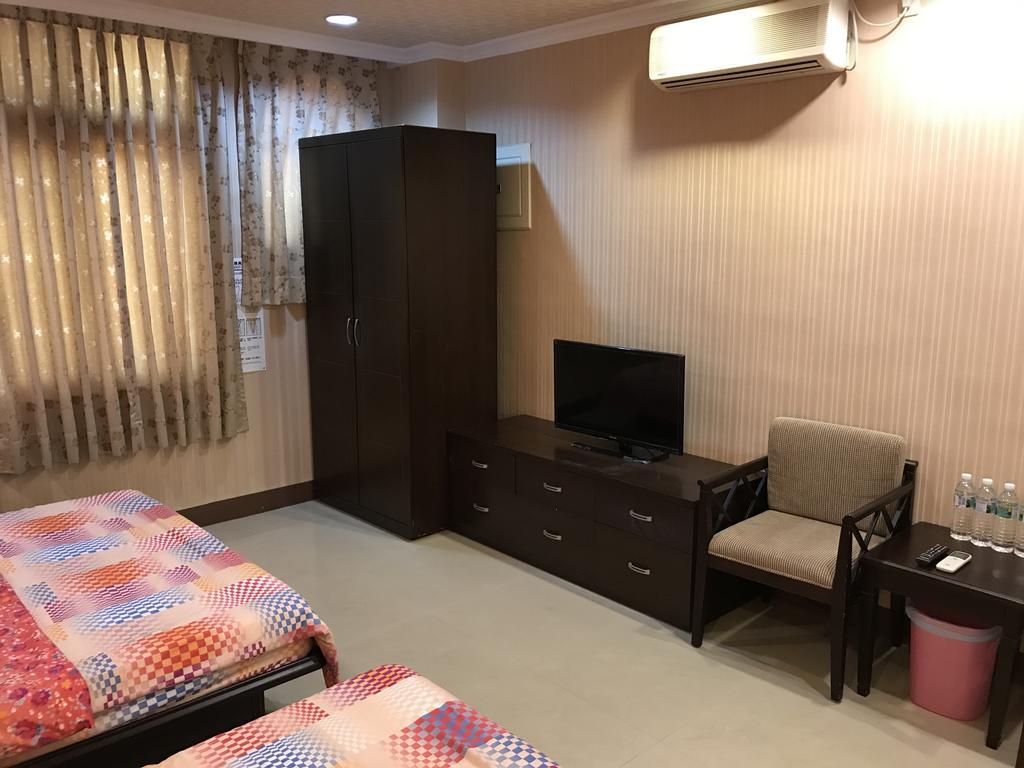 Hefeng Ting Homestay Хенгчун Экстерьер фото