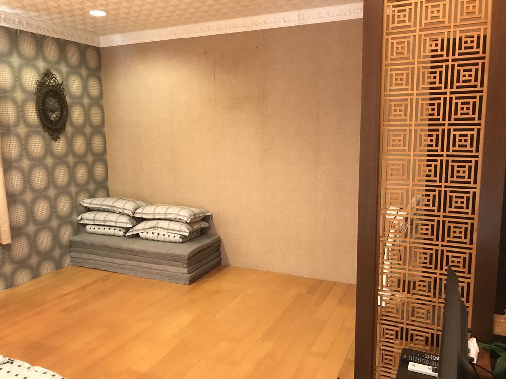 Hefeng Ting Homestay Хенгчун Экстерьер фото